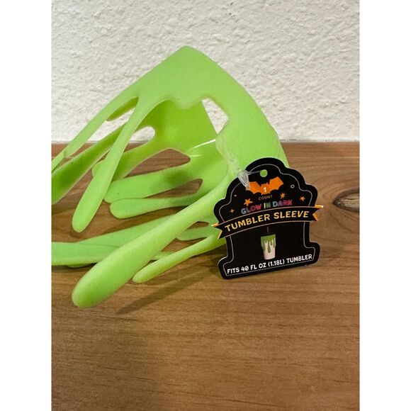 Bullseye's Playground Water Bottle Sleeve Glow Green NWT - Picture 2 of 4